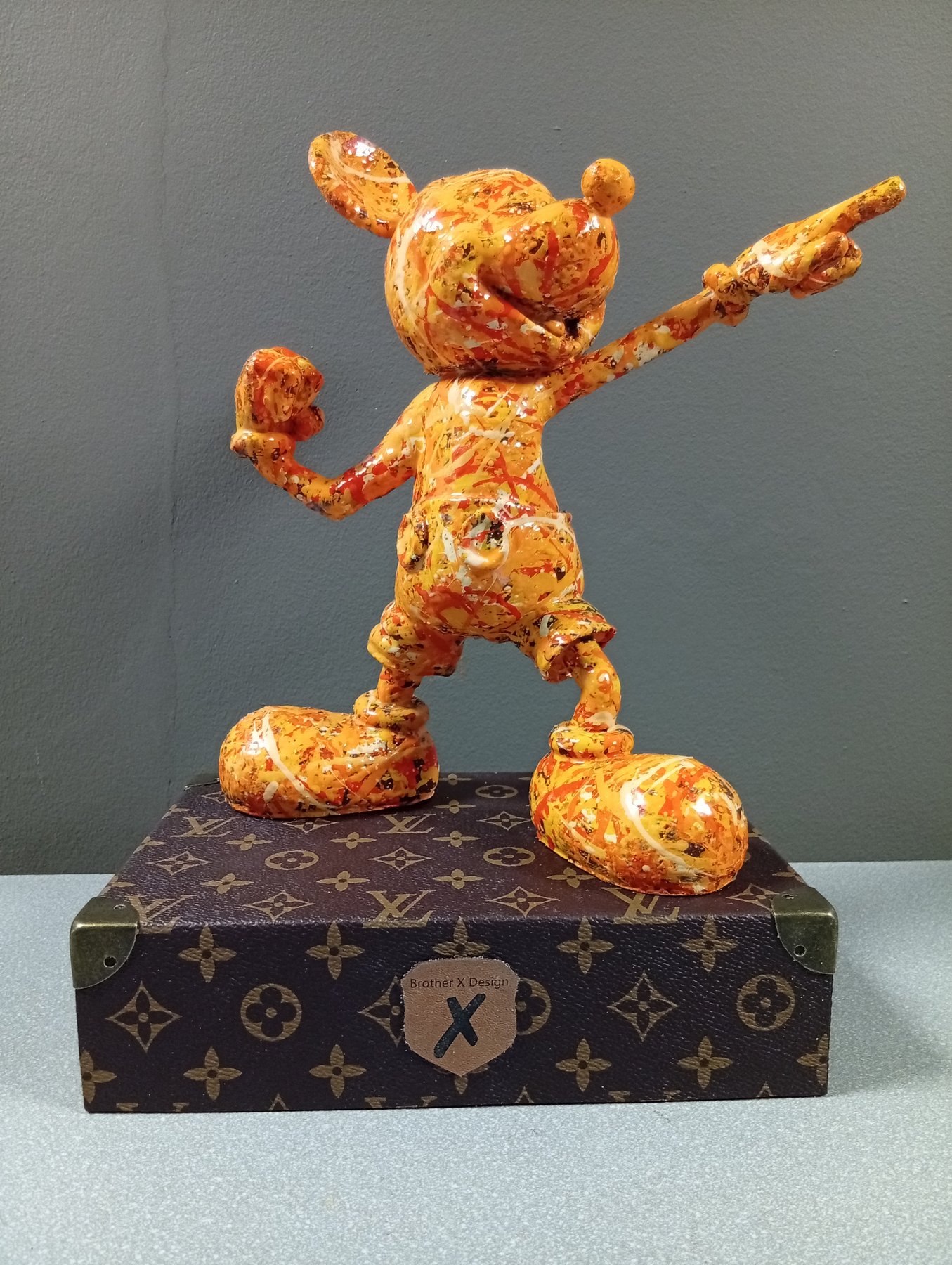 Power Pose - LV Gallery edition
